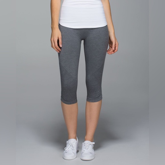 Lululemon Athletica Gray In the Flow Crop II Seamless Athletic Leggings size 4 - Picture 2 of 14